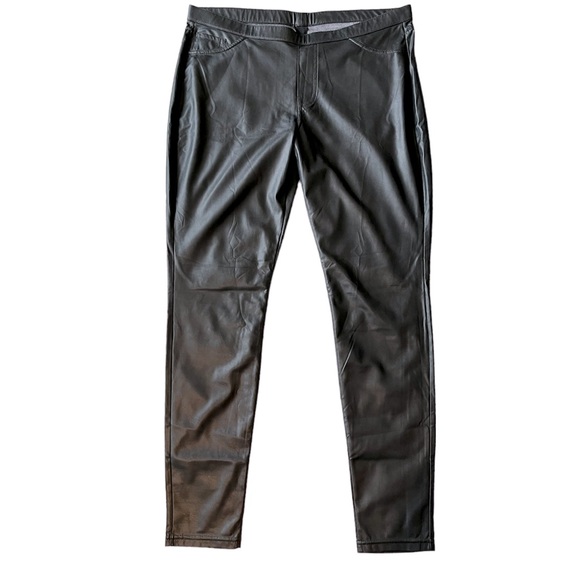 HUE Faux Leather Leggings. - Picture 3 of 8